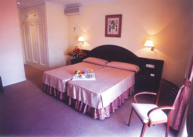Hotel Trafalgar 赫雷斯 客房 照片